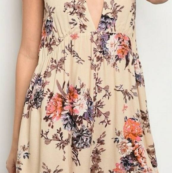 FINAL SALE 🆕🌿FLORAL BOUTIQUE ROMPER🌿 - Picture 5 of 8